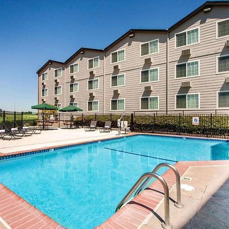 Quality Inn & Suites Springfield Exterior photo