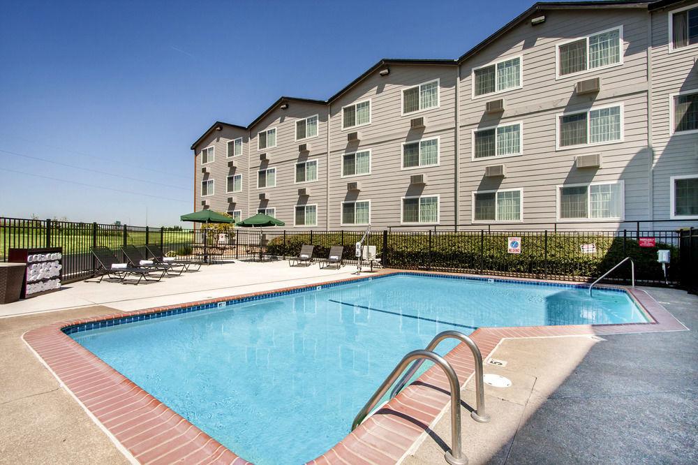 Quality Inn & Suites Springfield Exterior photo