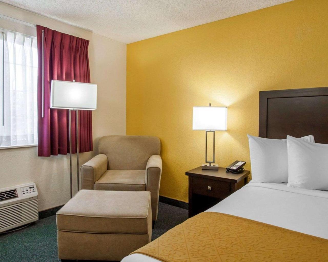 Quality Inn & Suites Springfield Exterior photo